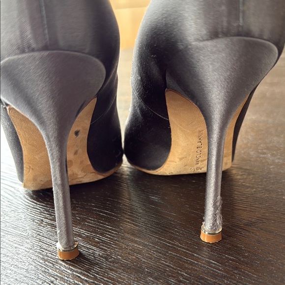 Manolo Blahnik Hangisi Heels - Picture 3 of 3